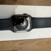 Apple watch SE 44mm, снимка 7 - Смарт гривни - 44923998