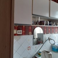 Продавам триетажна къща в гр.Перник, кв.Тева, снимка 3 - Къщи - 41208140