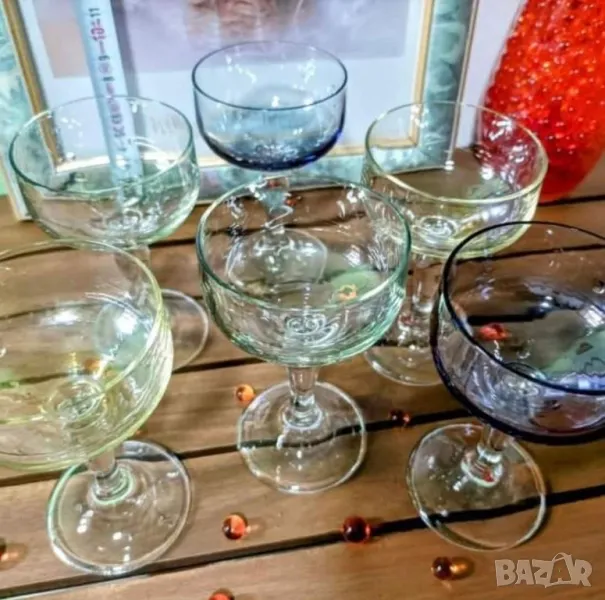 Чаши цветно стъкло - хамелеон -Франция. , снимка 1