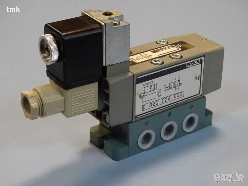 Хидравличен разпределител BOSCH 0820024002 directional valve 24VDC, снимка 1