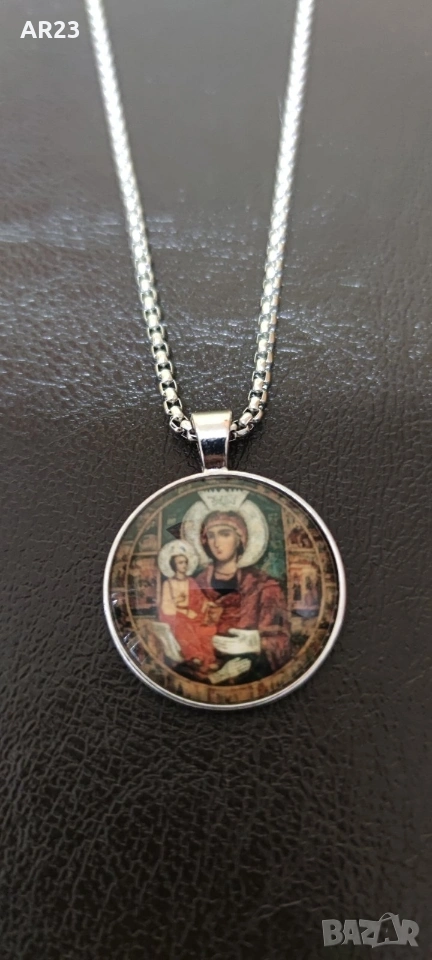 Медальон с иконата на Света Богородица Троеручица, снимка 1