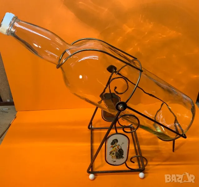 Много стара метална люлка и бутилка от уиски Dewar,s, снимка 1