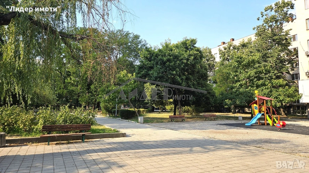 2-стаен стар монолит до Младежки хълм, снимка 1