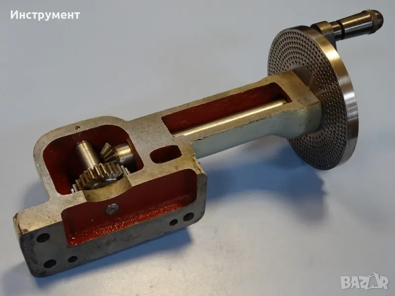 Въртящо-делителен механизъм за фреза TOS Typ POB 32 CSSR, снимка 1