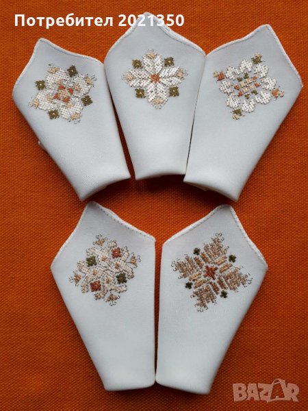 Ръчно бродирани копринени кърпички - български мотиви, снимка 1