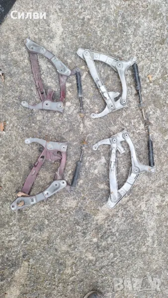 Панти за преден капак от Мерцедес Ц класа В202 за Mercedes W202 C class лява дясна предна панта, снимка 1