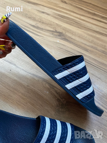 Оригинални тъмно сини чехли adidas Adilette! 42 н, снимка 2 - Мъжки чехли - 44795583