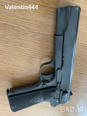 Пистолет "РАДОМ-ВИС" - Деактивиран/Обезопасен