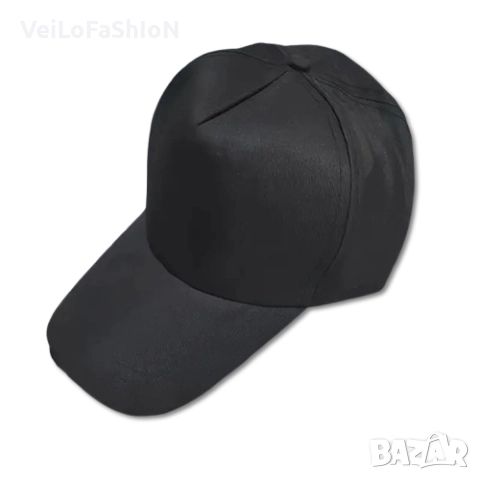 Нова шапка с козирка в черен цвят