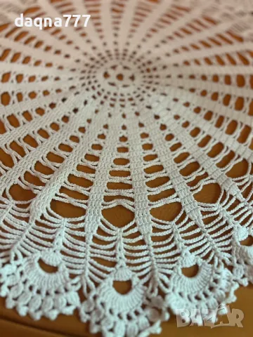 Ръчно плетена покривка/ сафка за маса, снимка 8 - Декорация за дома - 49415582