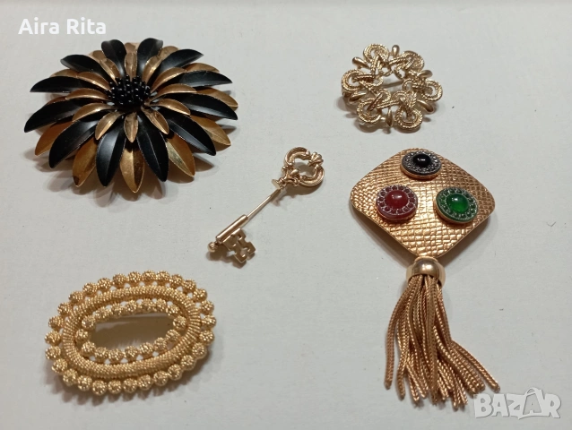 Винтиш, обеци и брожки., снимка 4 - Бижутерийни комплекти - 53810296