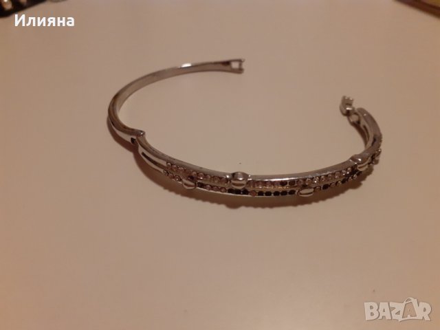 Елегантна гривна, снимка 4 - Гривни - 35721394