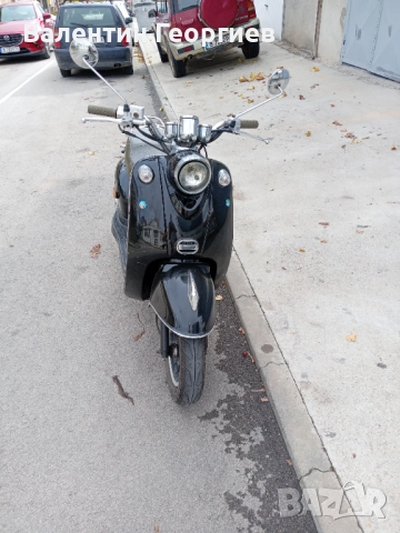 Продавам скутер