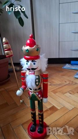 дървена лешникотрошачка, снимка 1