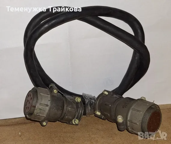 Военен кабел с две еднакви розетки ШР32П8НШ3 