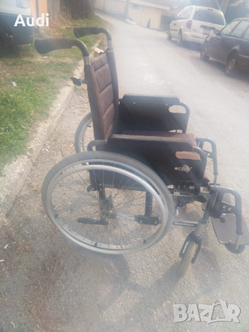 Сгъваема инвалидна рингова количка със степенки Марка: Eclip Ширина на седалката 46см Дълбочина 45см, снимка 9 - Инвалидни колички - 53721355