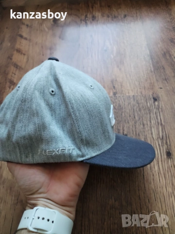 quiksilver - страхотна лятна шапка КАТО НОВА 52-55см. , снимка 6 - Шапки - 53143070