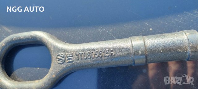 Оригинална кука за теглене за VW Golf 5 , Audi, Seat, Skoda. 1T0805615A, снимка 3 - Части - 39912859