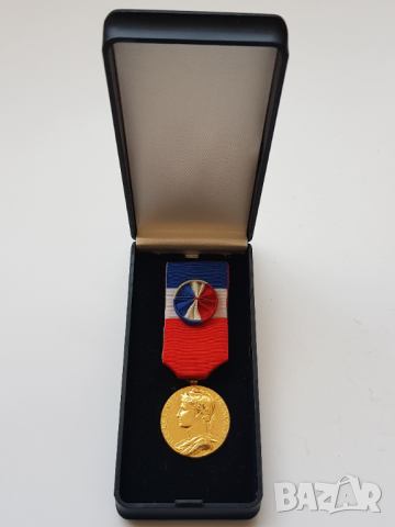 Френски сребърен позлатен медал
