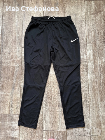 Ново спортно дамско черно долнище спортен панталон Nike nike Найк, снимка 3 - Спортни екипи - 52483997