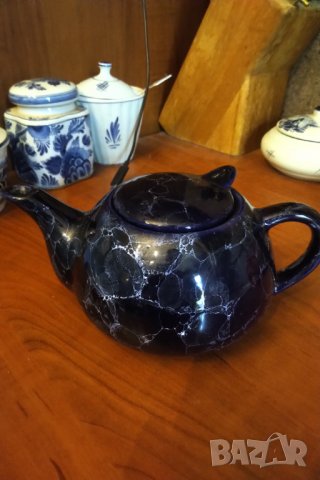 Порцеланов чайник