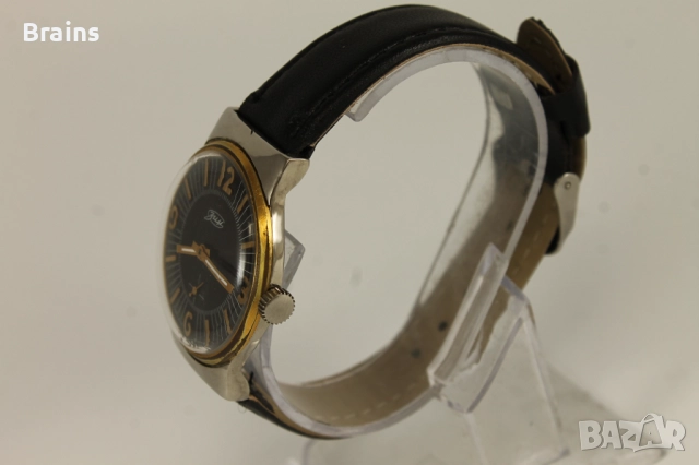 1970's ЗИМ Стар Руски Ръчен Часовник , снимка 5 - Антикварни и старинни предмети - 52454477