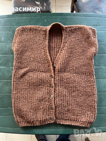 Продавам ръчно плетени жилетки , снимка 5 - Жилетки - 19864292