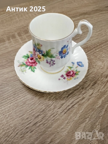 Чаена чаша с чинийка Royal Windsor Fine Bone China England, снимка 3 - Антикварни и старинни предмети - 52061137