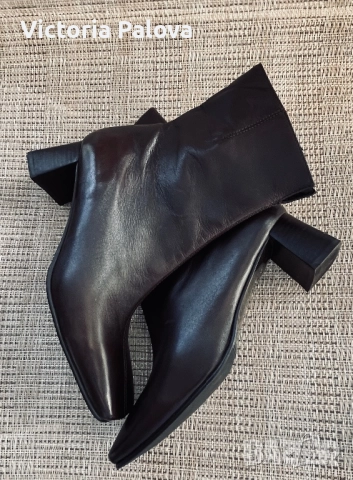 Луксозни стилни боти ETIENNE AIGNER