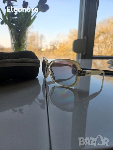 Слънчеви очила Vogue , снимка 5 - Слънчеви и диоптрични очила - 53173760