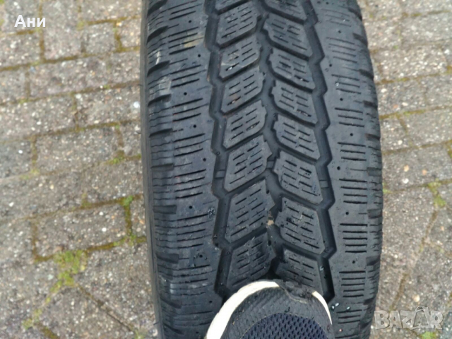 Зимни гуми Michelin 215/65/16 C , снимка 4 - Гуми и джанти - 36403844
