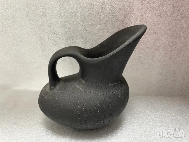 Черна Керамична Вазичка