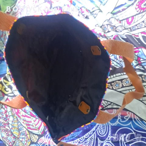 Чанта ярка.цветна флорална бохо етно геометрична електро цветове.естествена кожа дръжки и цип, снимка 3 - Чанти - 51444589