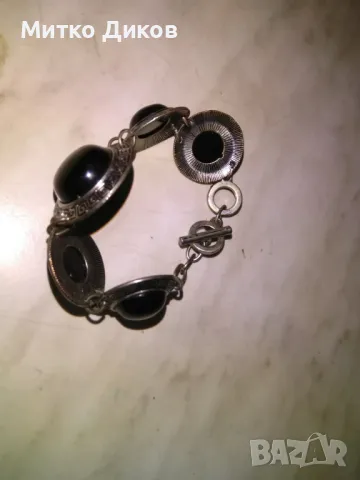 Гривна с оникс отлична, снимка 2 - Гривни - 49624990