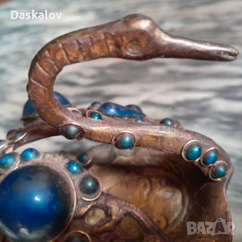 Продавам старинен декоративен лебед, снимка 9 - Други ценни предмети - 41346939