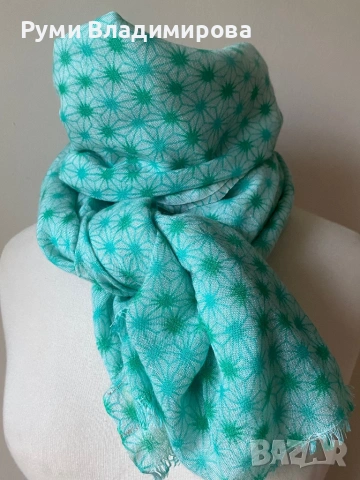 Бял шал с лилави мотиви Beck Sondergaard, с 50 % вълна и 50 % коприна, снимка 6 - Шалове - 52821233