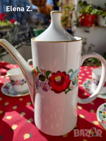 Ръчно рисуван сервиз за кафе и ваза - Kalocsa Унгария, снимка 9 - Сервизи - 52274340