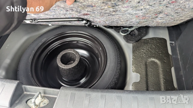 Сузуки Суифт 1.3i, снимка 14 - Автомобили и джипове - 53723900