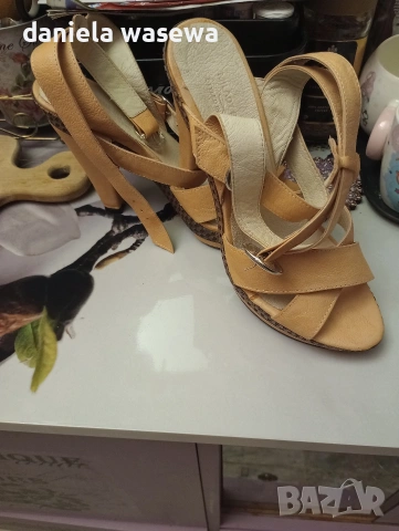 кожени сандали 
