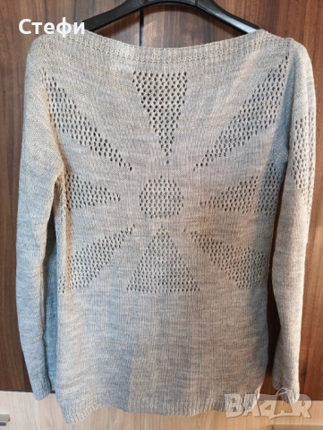 Дамски пуловер номер М
