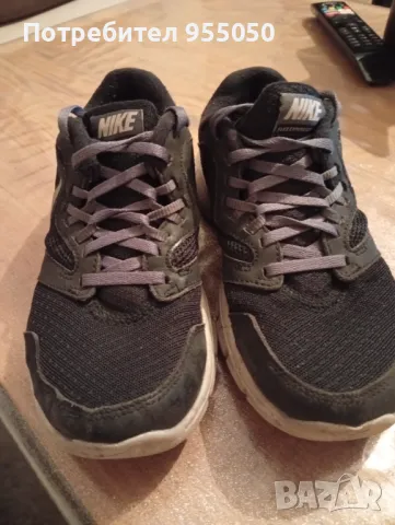 Детски оригинални маратонки Nike, снимка 2 - Детски маратонки - 47953187