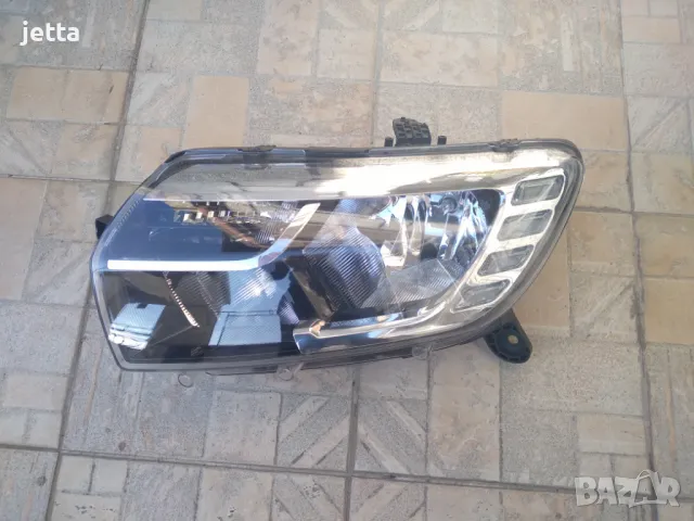 Ляв фар с диодни дневни светлини за Дачия Логан, Сандеро  Dacia Logan Sandero, снимка 2 - Части - 47877744