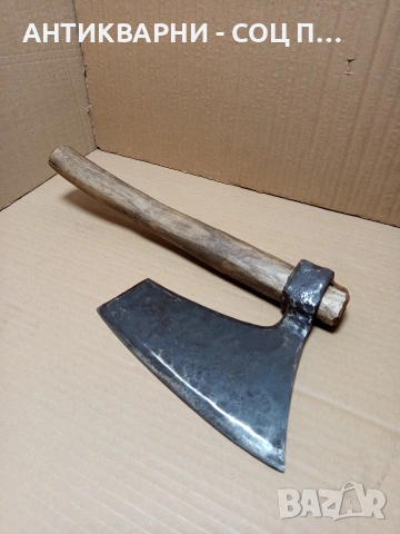 Соц Стара Ръчно Кована Дърводелска Брадва Кривица. Номер 605.