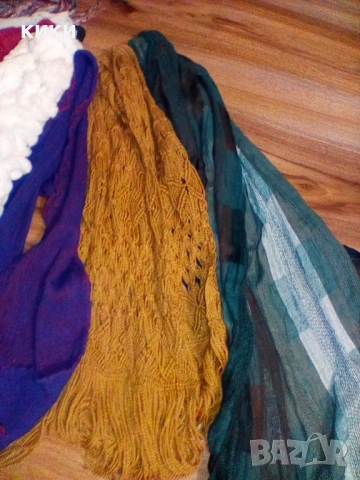 Дамски шалове, снимка 7 - Шалове - 46238762
