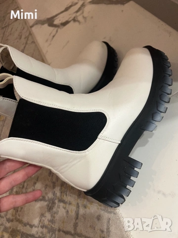 Кожени бели боти , снимка 2 - Дамски боти - 47804881