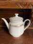 Чайник, български порцелан, златен кант, снимка 1 - Сервизи - 40092085