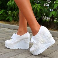Обувки на платформа - бели - 710-11, снимка 2 - Дамски елегантни обувки - 40078815
