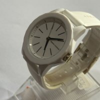 Дамски часовник ARMANI EXCHANGE AX7126, снимка 3 - Дамски - 41145147