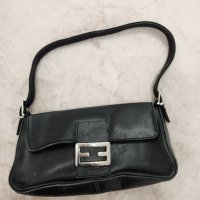Елегантна кожена чанта, снимка 1 - Чанти - 44552596