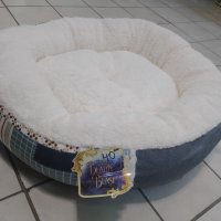 Бяло пухено легло с дънков десен за домашен любимец , снимка 1 - За кучета - 42237449